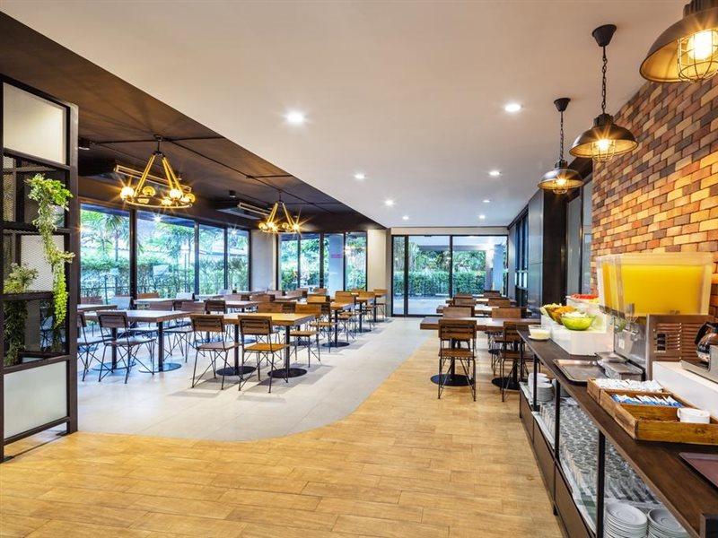 曼谷叻抛利沃特尔酒店 酒店 4*